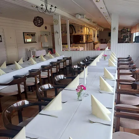 Hotel Maalaiskartano Pihkala