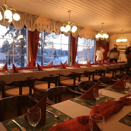 Hotel Maalaiskartano Pihkala