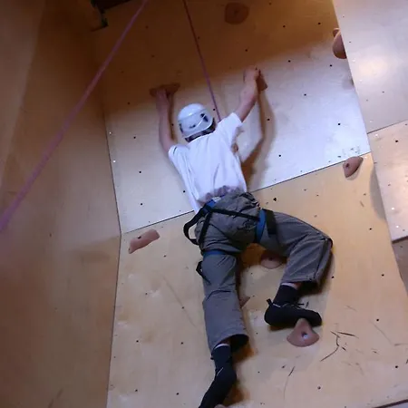 Maalaiskartano Pihkala Hotel *